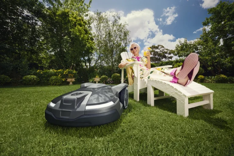 Il robot tagliaerba che rivoluziona il giardinaggio
